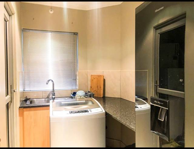 2 BEDROOM APARTMENT FOR SALE IN SANDTON CENTRAL